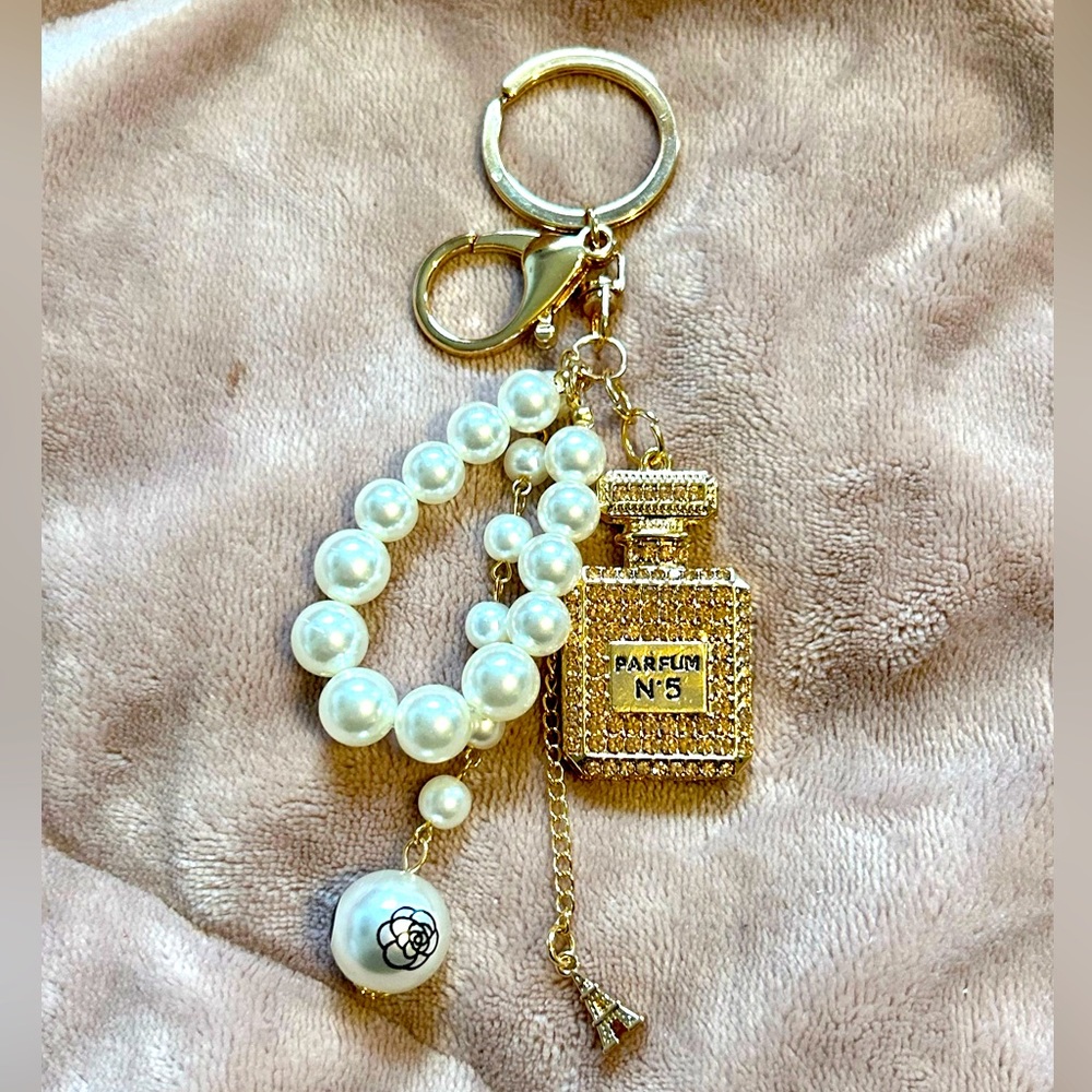 NWOT Perfume Bottle and Pearl Bag Charm